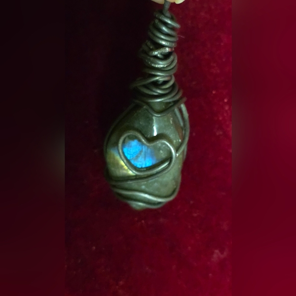 Wire Wrapped Stone Labradorite Pendant Necklace - Picture 3 of 10